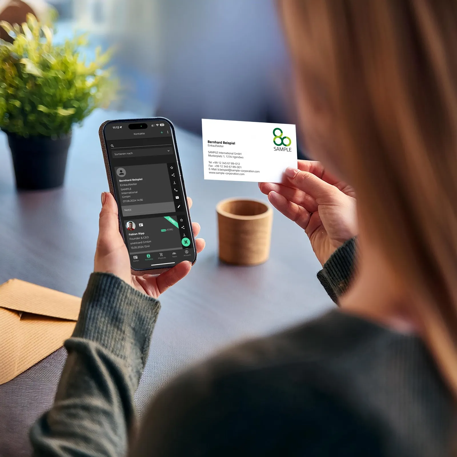 مسح بطاقة عمل ورقية ورقمنتها باستخدام الهاتف الذكي